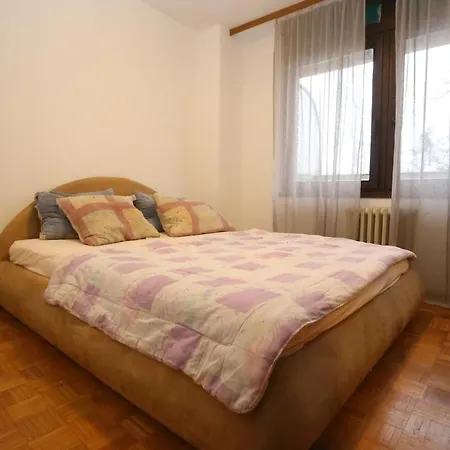 Lägenhet In Center Of *